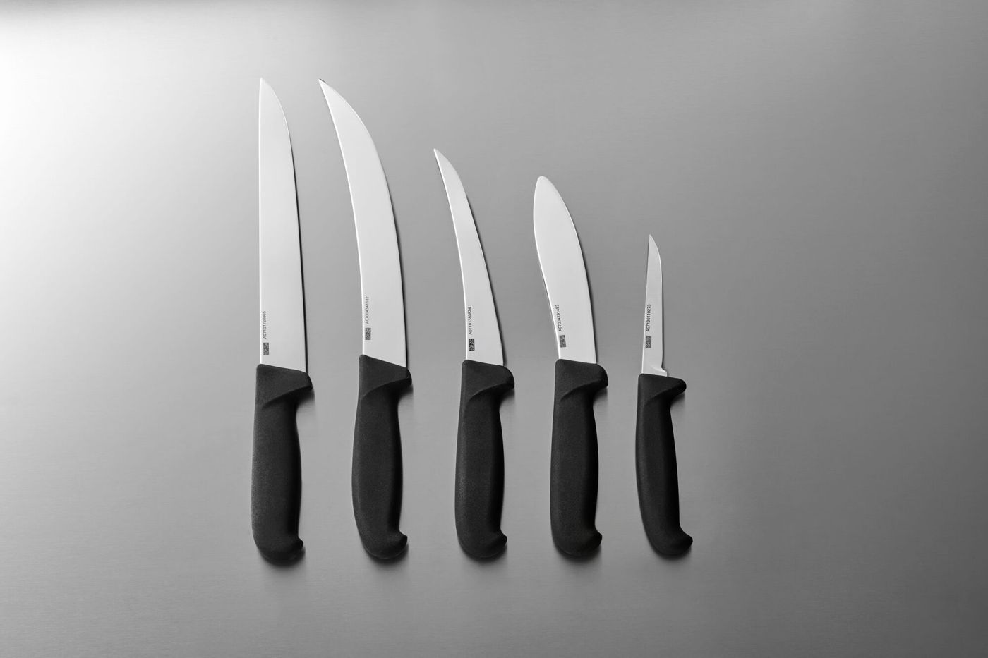 Fünf Fibrox Profimesser mit schwarzen Griffen